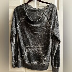 DISTRESSED SWEATSHIRT~OPEN COLLAR~M